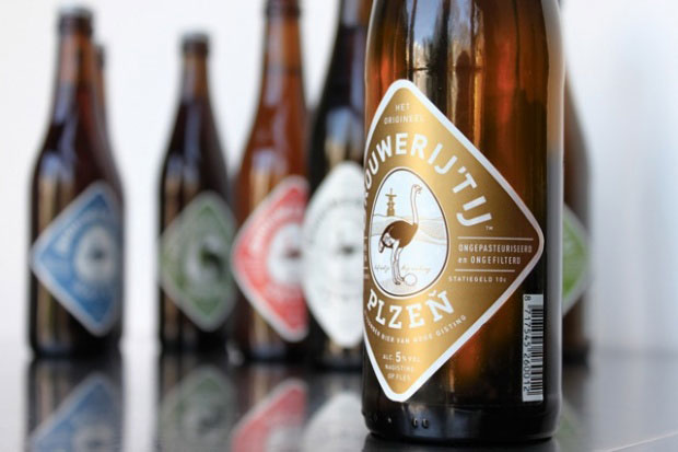Functional self-adhesive labels for the food and beverage market